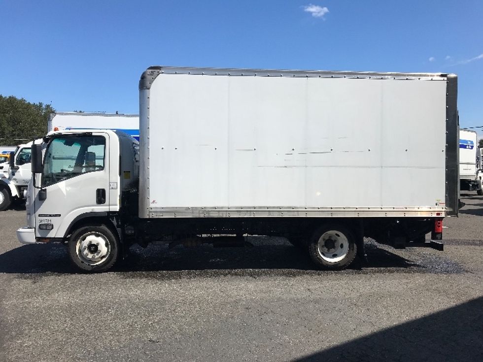 2019 Isuzu NPR photo 4