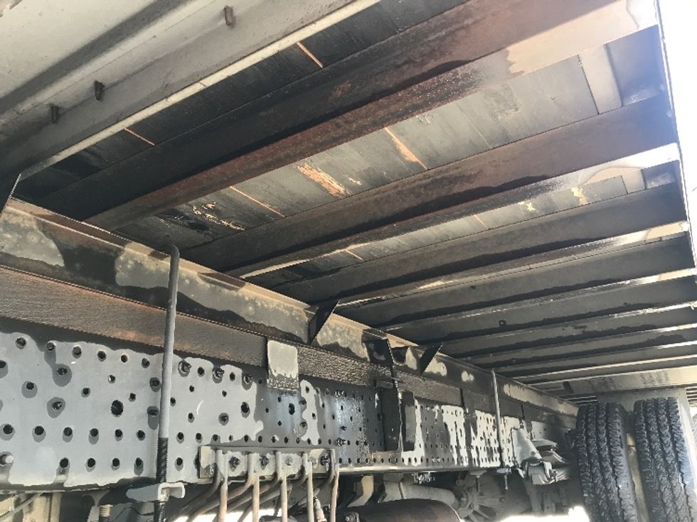 Light Duty Box Truck-Light and Medium Duty Trucks-Isuzu-2019-NPR EFI-Tacoma-WA-94,147\n\t\tmiles-$ 39,750 - Image 5