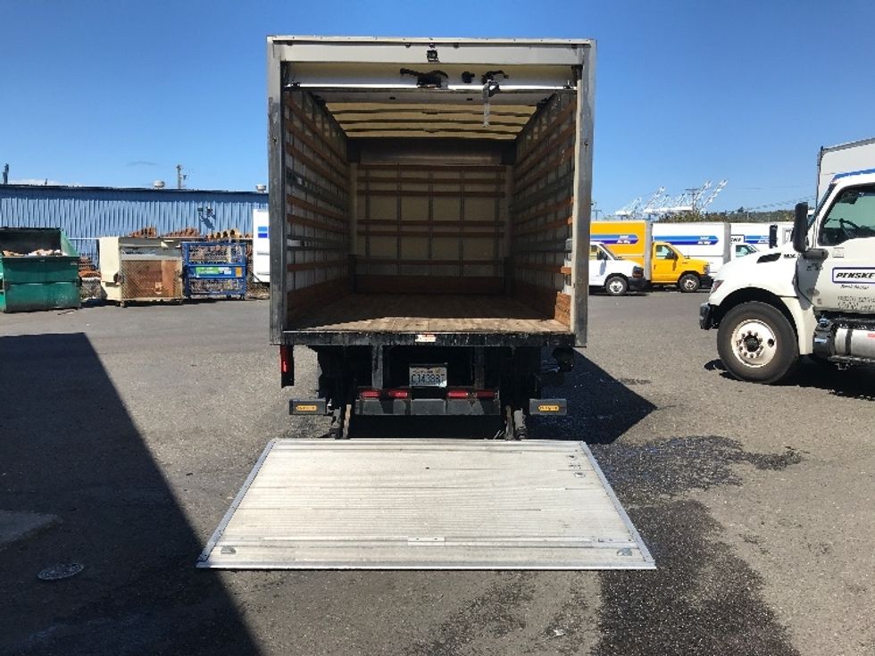 2019 Isuzu NPR photo 8
