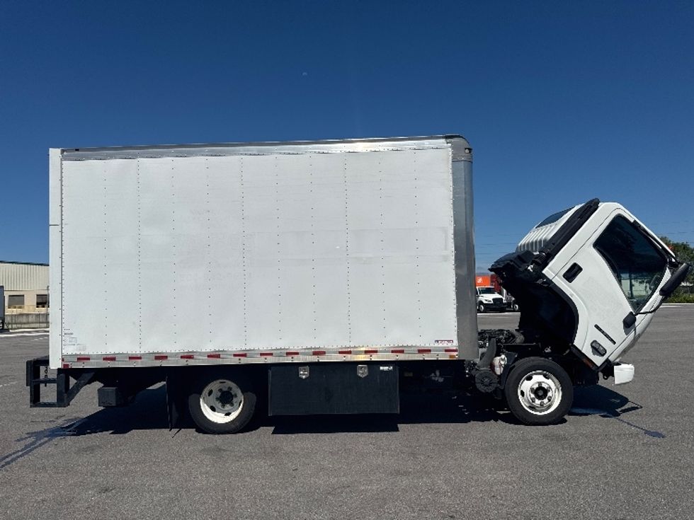 2019 Isuzu NPR photo 13