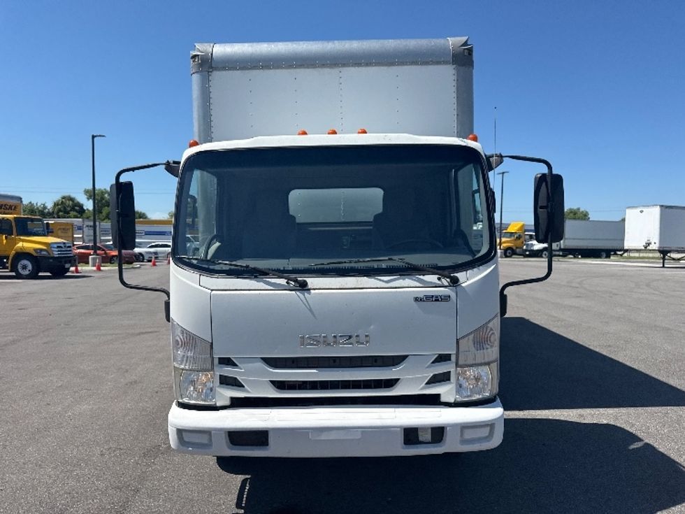 2019 Isuzu NPR photo 2