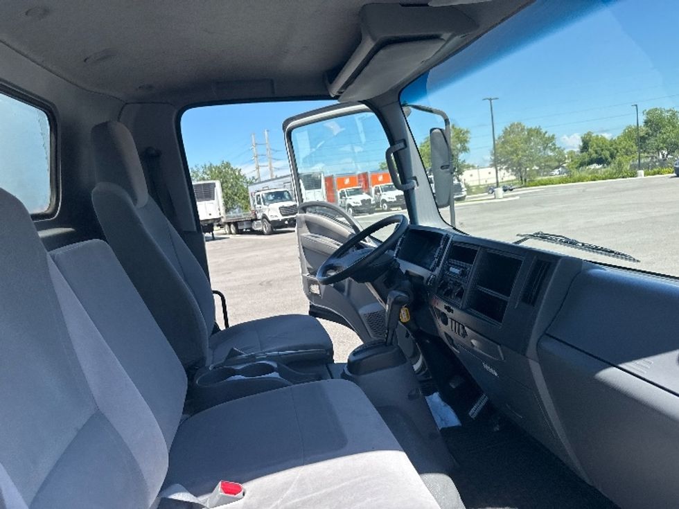 2019 Isuzu NPR photo 20