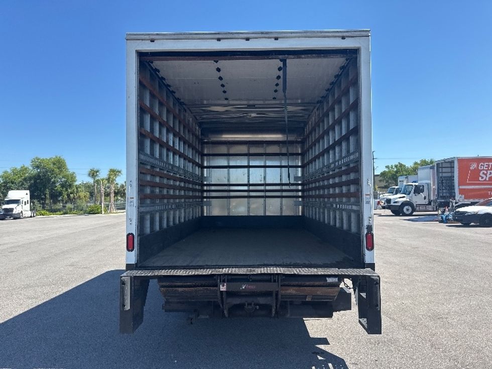 2019 Isuzu NPR photo 8