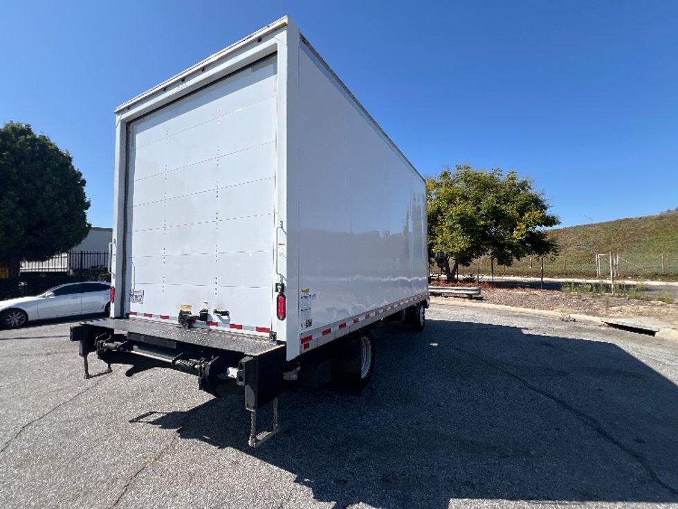 2019 Isuzu NPR photo 9