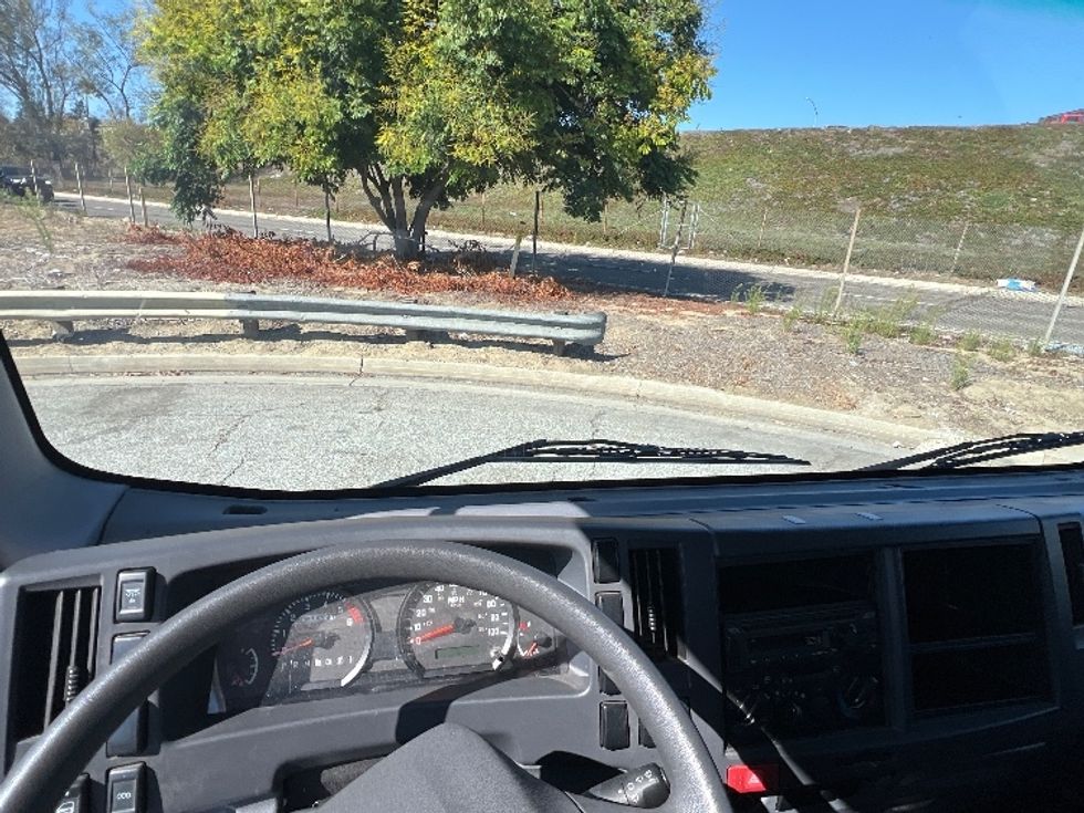 2019 Isuzu NPR photo 13