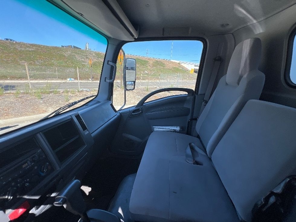 2019 Isuzu NPR photo 14