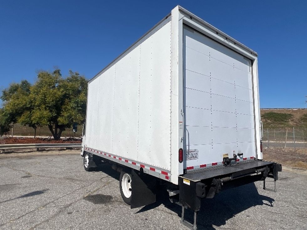 2019 Isuzu NPR photo 5
