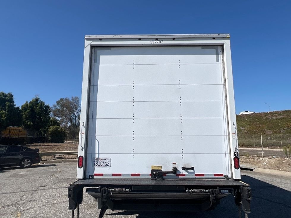 2019 Isuzu NPR photo 6