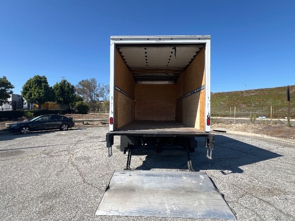 2019 Isuzu NPR photo 8