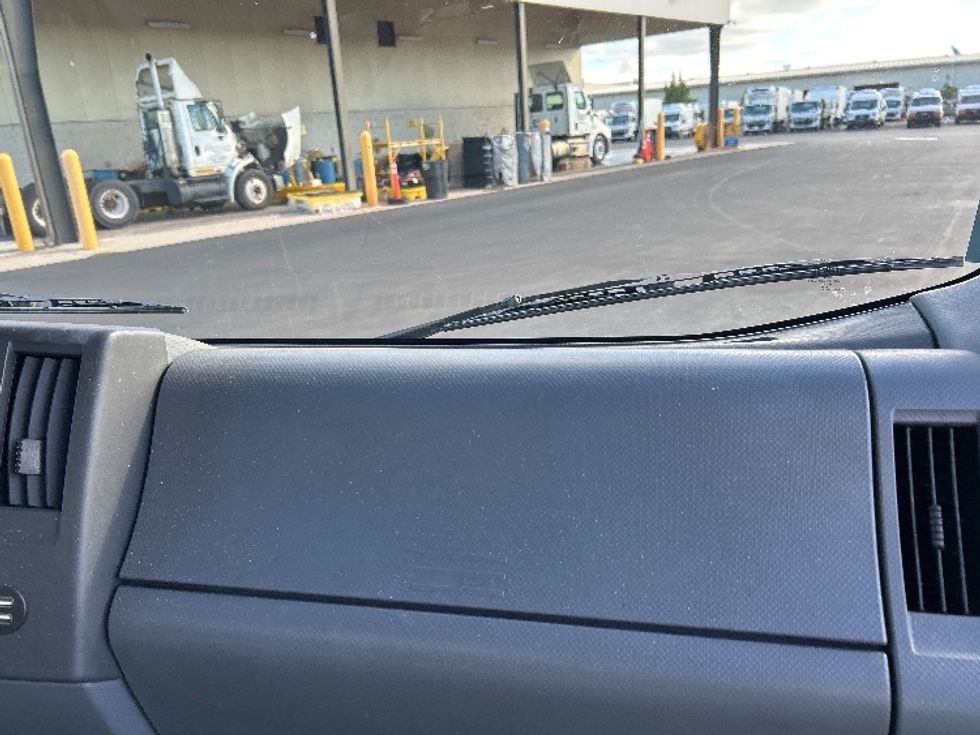 Light Duty Box Truck-Light and Medium Duty Trucks-Isuzu-2019-NPR EFI-Torrance-CA-99,626\n\t\tmiles-$ 35,750 - Image 21