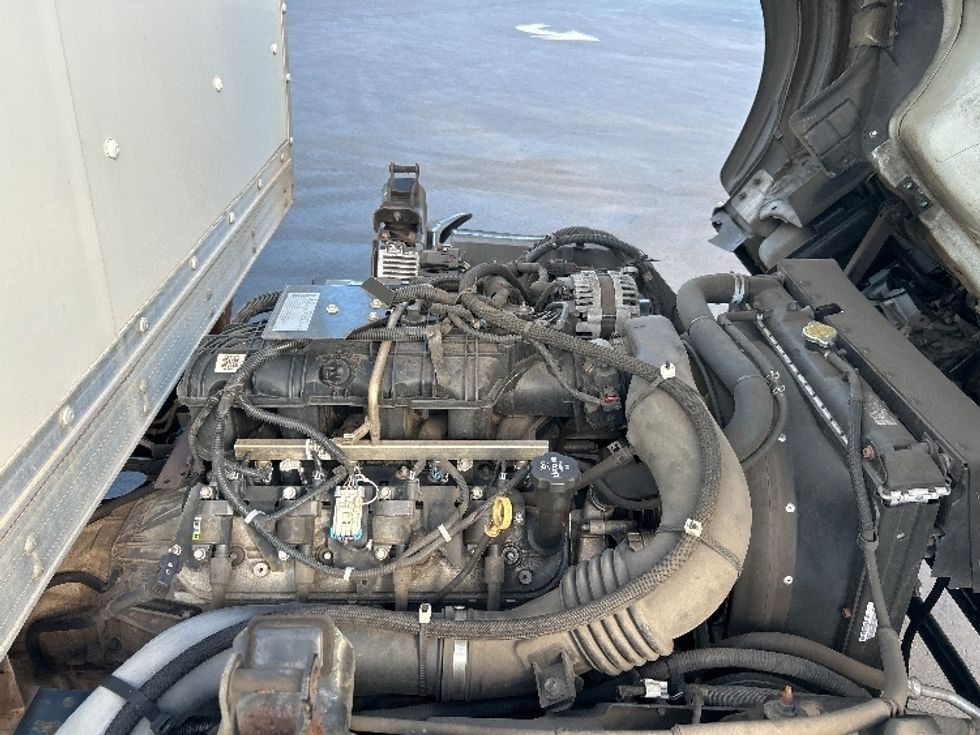 Light Duty Box Truck-Light and Medium Duty Trucks-Isuzu-2019-NPR EFI-Torrance-CA-99,626\n\t\tmiles-$ 35,750 - Image 23