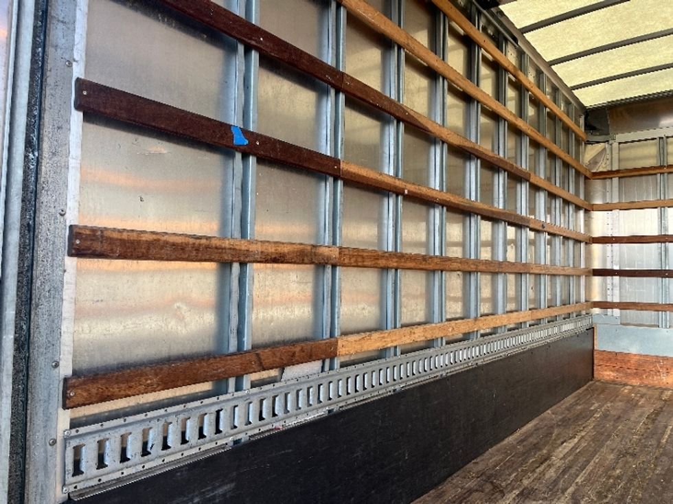 Light Duty Box Truck-Light and Medium Duty Trucks-Isuzu-2019-NPR EFI-Warren-MI-91,887\n\t\tmiles-$ 33,500 - Image 11