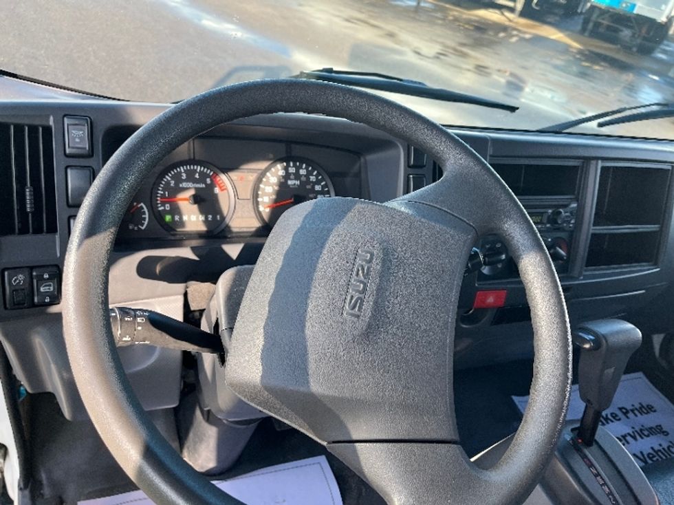 Light Duty Box Truck-Light and Medium Duty Trucks-Isuzu-2019-NPR EFI-Warren-MI-91,887\n\t\tmiles-$ 33,500 - Image 17