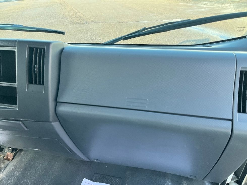 Light Duty Box Truck-Light and Medium Duty Trucks-Isuzu-2019-NPR EFI-Warren-MI-91,887\n\t\tmiles-$ 33,500 - Image 21