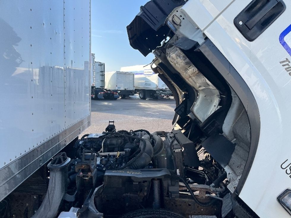 Light Duty Box Truck-Light and Medium Duty Trucks-Isuzu-2019-NPR EFI-Warren-MI-91,887\n\t\tmiles-$ 33,500 - Image 23