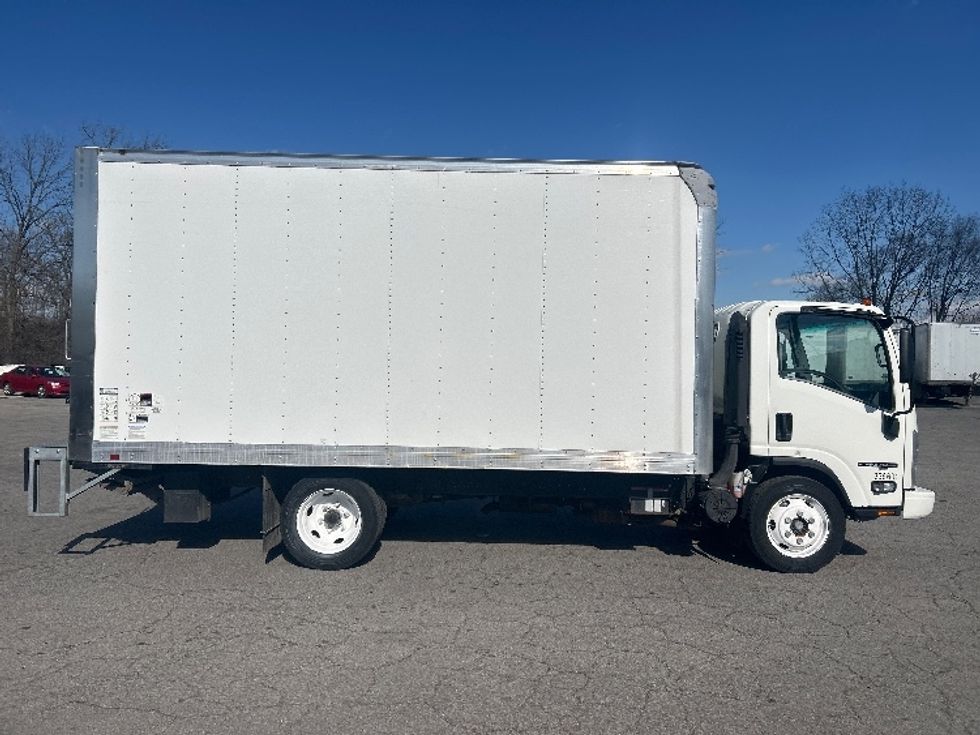 Light Duty Box Truck-Light and Medium Duty Trucks-Isuzu-2019-NPR EFI-Warsaw-IN-9,748\n\t\tmiles-$ 40,250 - Image 15