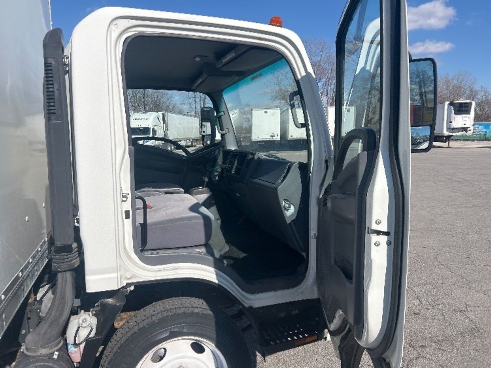 Light Duty Box Truck-Light and Medium Duty Trucks-Isuzu-2019-NPR EFI-Warsaw-IN-9,748\n\t\tmiles-$ 40,250 - Image 20