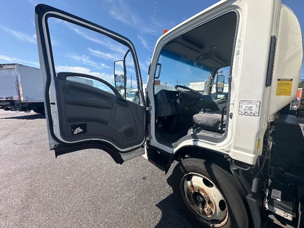 Light Duty Box Truck-Light and Medium Duty Trucks-Isuzu-2019-NPR EFI-West Babylon-NY-86,816\n\t\tmiles-$ 39,500 - Image 16