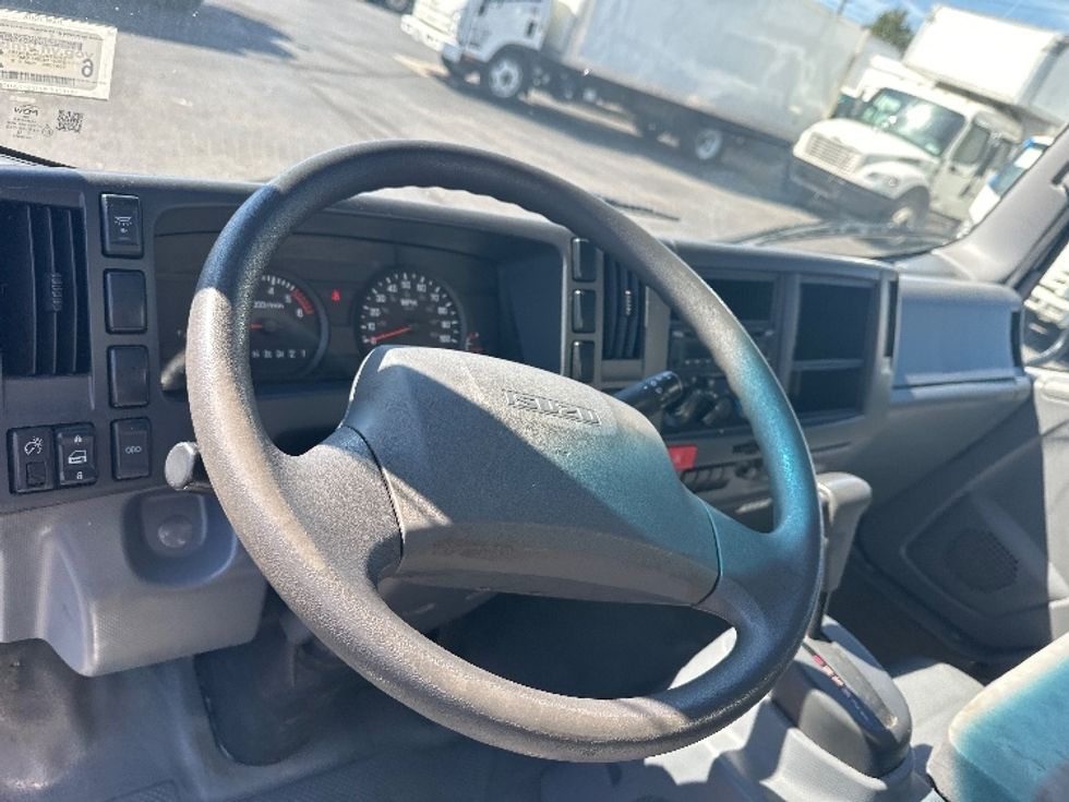 Light Duty Box Truck-Light and Medium Duty Trucks-Isuzu-2019-NPR EFI-West Babylon-NY-86,816\n\t\tmiles-$ 39,500 - Image 17
