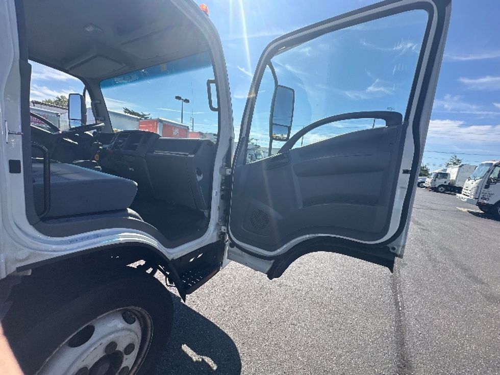 Light Duty Box Truck-Light and Medium Duty Trucks-Isuzu-2019-NPR EFI-West Babylon-NY-86,816\n\t\tmiles-$ 39,500 - Image 20