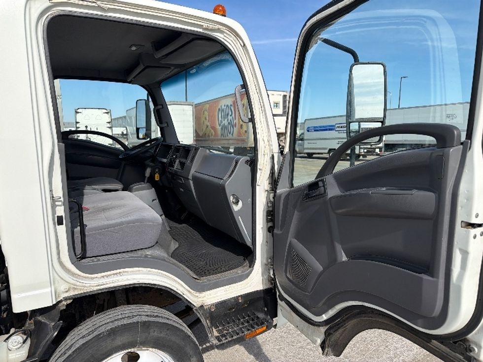 Light Duty Box Truck-Light and Medium Duty Trucks-Isuzu-2019-NPR EFI-West Fargo-ND-194,603\n\t\tmiles-$ 20,250 - Image 20