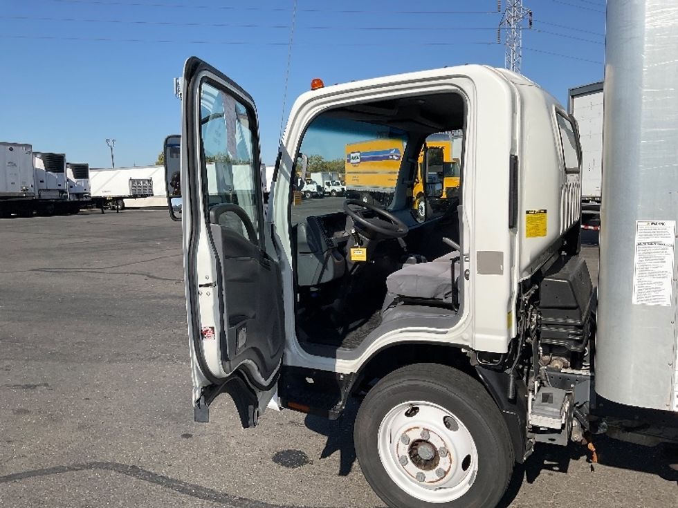 Light Duty Box Truck-Light and Medium Duty Trucks-Isuzu-2019-NPR EFI-West Sacramento-CA-75,182\n\t\tmiles-$ 41,750 - Image 17