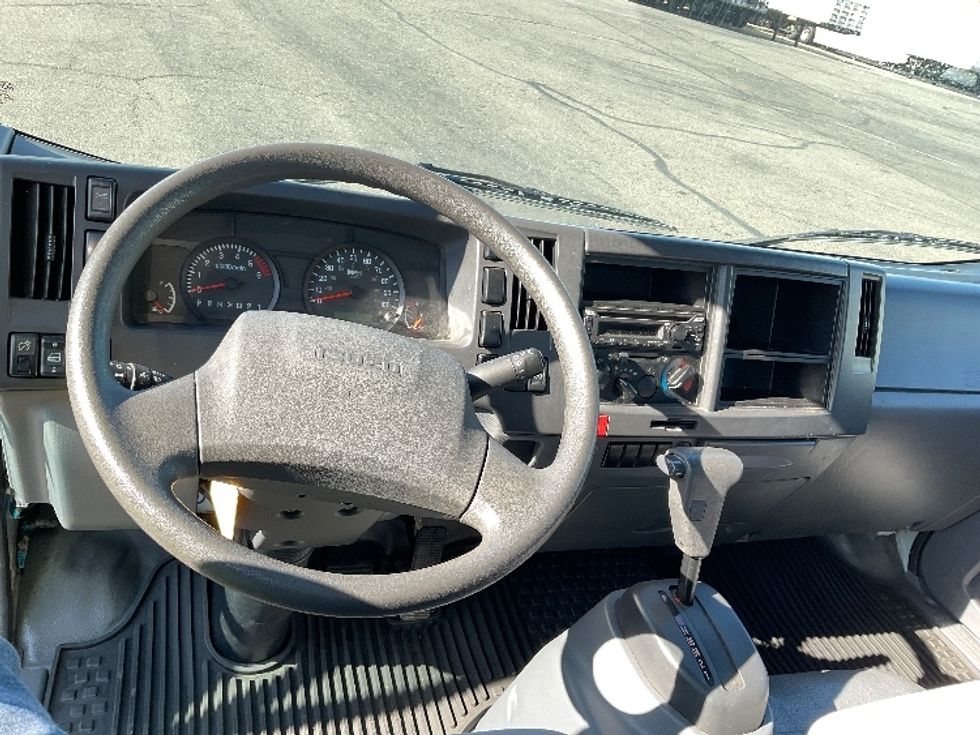 Light Duty Box Truck-Light and Medium Duty Trucks-Isuzu-2019-NPR EFI-West Sacramento-CA-75,182\n\t\tmiles-$ 41,750 - Image 19