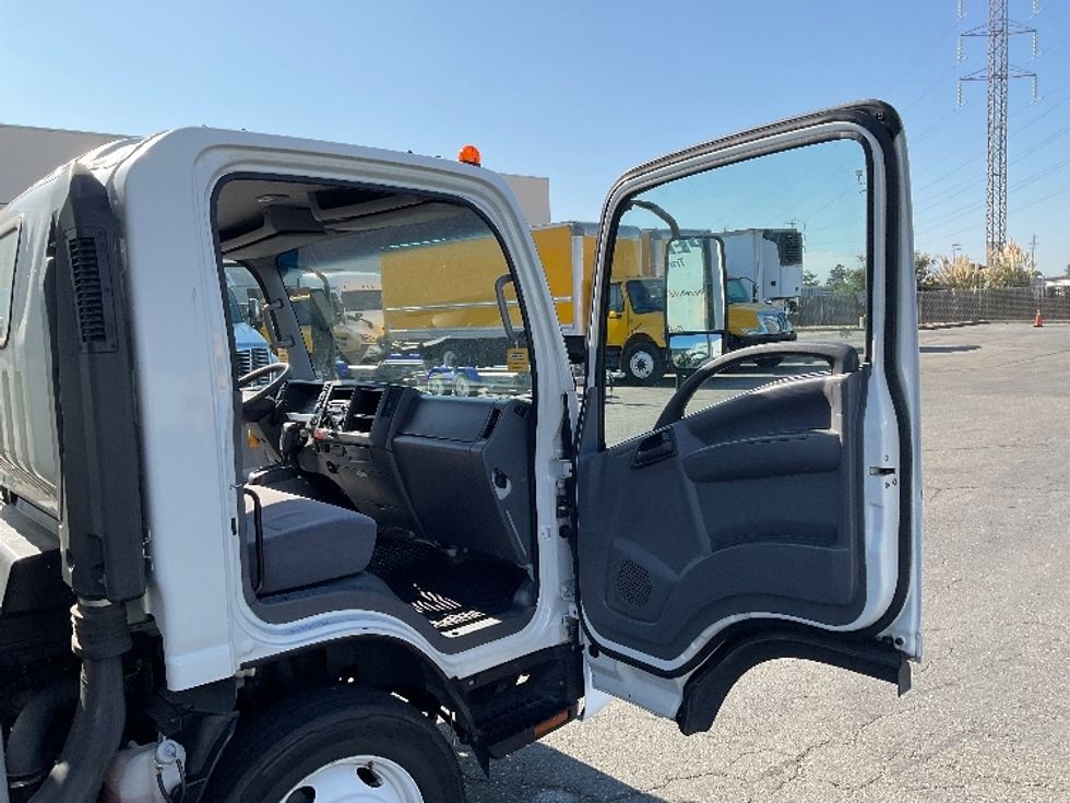 Light Duty Box Truck-Light and Medium Duty Trucks-Isuzu-2019-NPR EFI-West Sacramento-CA-75,182\n\t\tmiles-$ 41,750 - Image 20