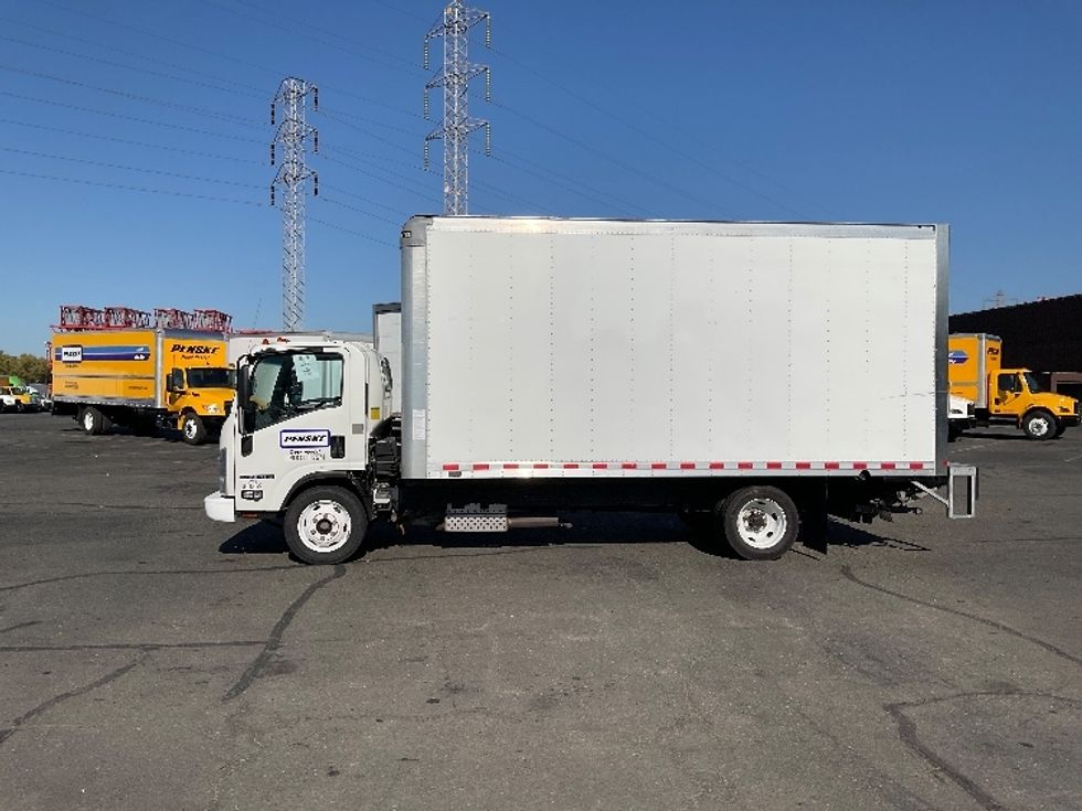 Light Duty Box Truck-Light and Medium Duty Trucks-Isuzu-2019-NPR EFI-West Sacramento-CA-75,182\n\t\tmiles-$ 41,750 - Image 4