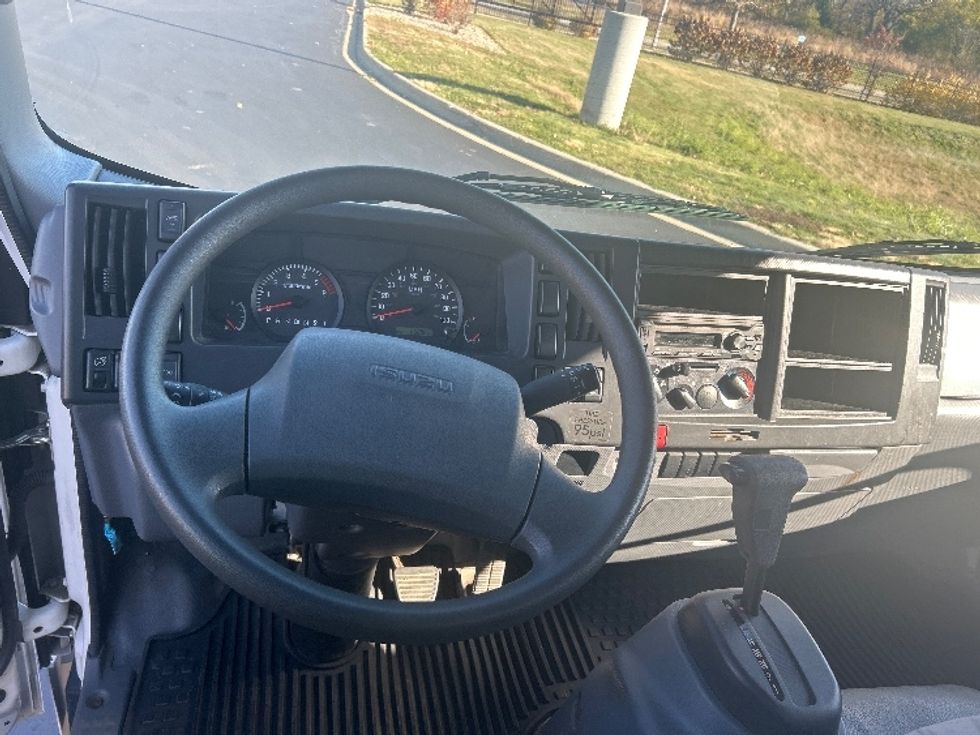 Light Duty Box Truck-Light and Medium Duty Trucks-Isuzu-2019-NPR EFI-Windsor-WI-65,044\n\t\tmiles-$ 37,250 - Image 17