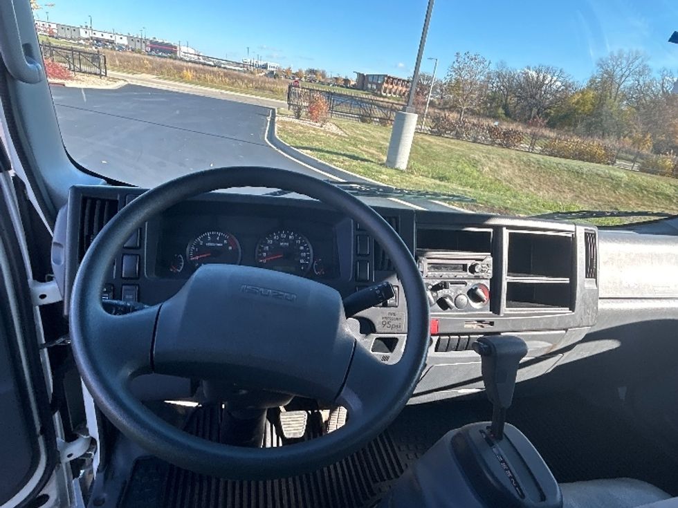Light Duty Box Truck-Light and Medium Duty Trucks-Isuzu-2019-NPR EFI-Windsor-WI-65,044\n\t\tmiles-$ 37,250 - Image 18