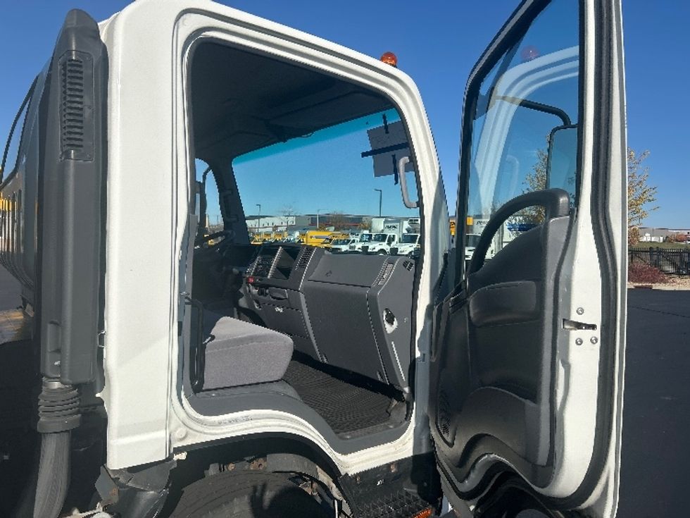 Light Duty Box Truck-Light and Medium Duty Trucks-Isuzu-2019-NPR EFI-Windsor-WI-65,044\n\t\tmiles-$ 37,250 - Image 20