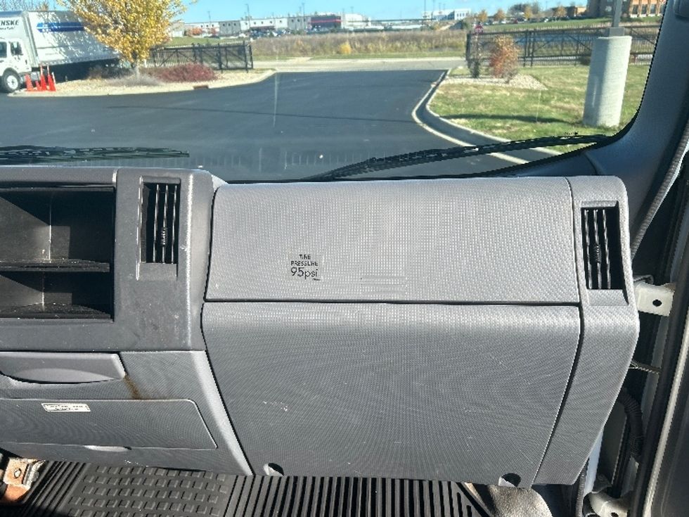 Light Duty Box Truck-Light and Medium Duty Trucks-Isuzu-2019-NPR EFI-Windsor-WI-65,044\n\t\tmiles-$ 37,250 - Image 21