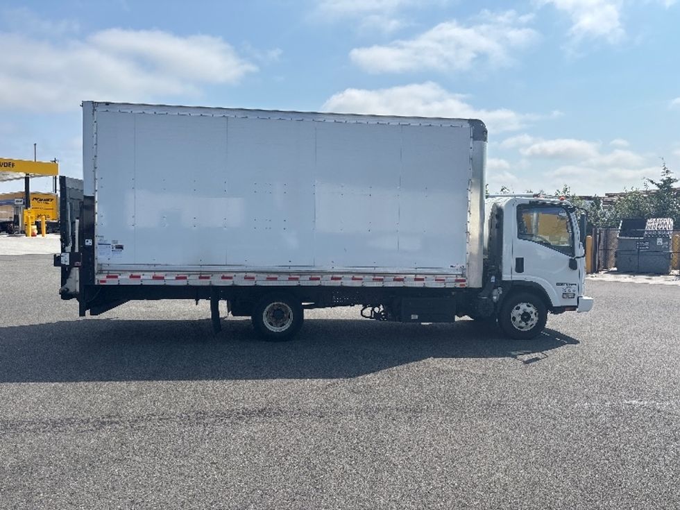 Light Duty Box Truck-Light and Medium Duty Trucks-Isuzu-2019-NPR-Everett-WA-46,703\n\t\tmiles-$ 47,750 - Image 15