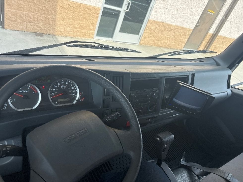 Light Duty Box Truck-Light and Medium Duty Trucks-Isuzu-2019-NPR-Everett-WA-46,703\n\t\tmiles-$ 47,750 - Image 17