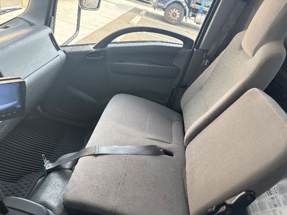 Light Duty Box Truck-Light and Medium Duty Trucks-Isuzu-2019-NPR-Everett-WA-46,703\n\t\tmiles-$ 47,750 - Image 19
