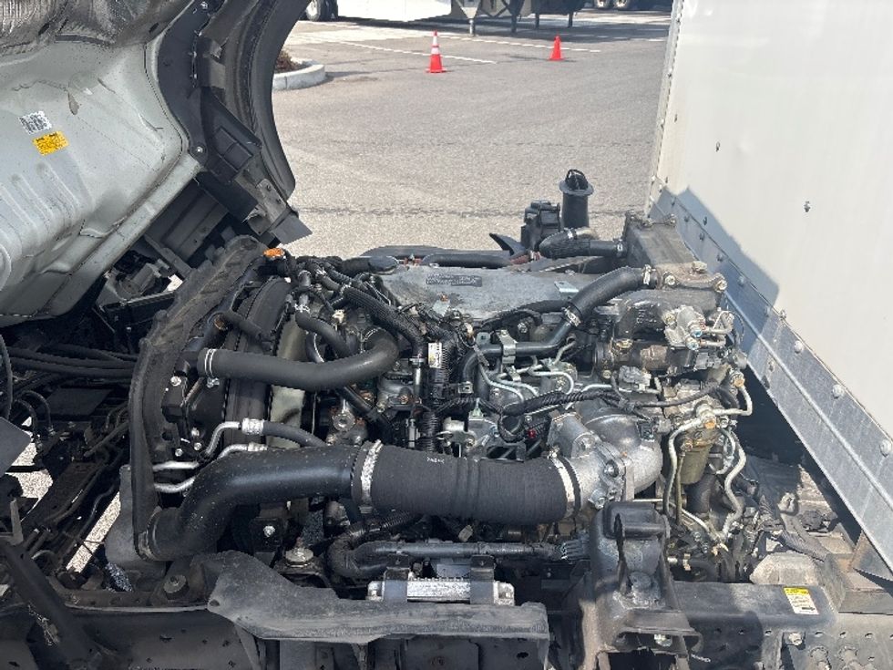 Light Duty Box Truck-Light and Medium Duty Trucks-Isuzu-2019-NPR-Everett-WA-46,703\n\t\tmiles-$ 47,750 - Image 23