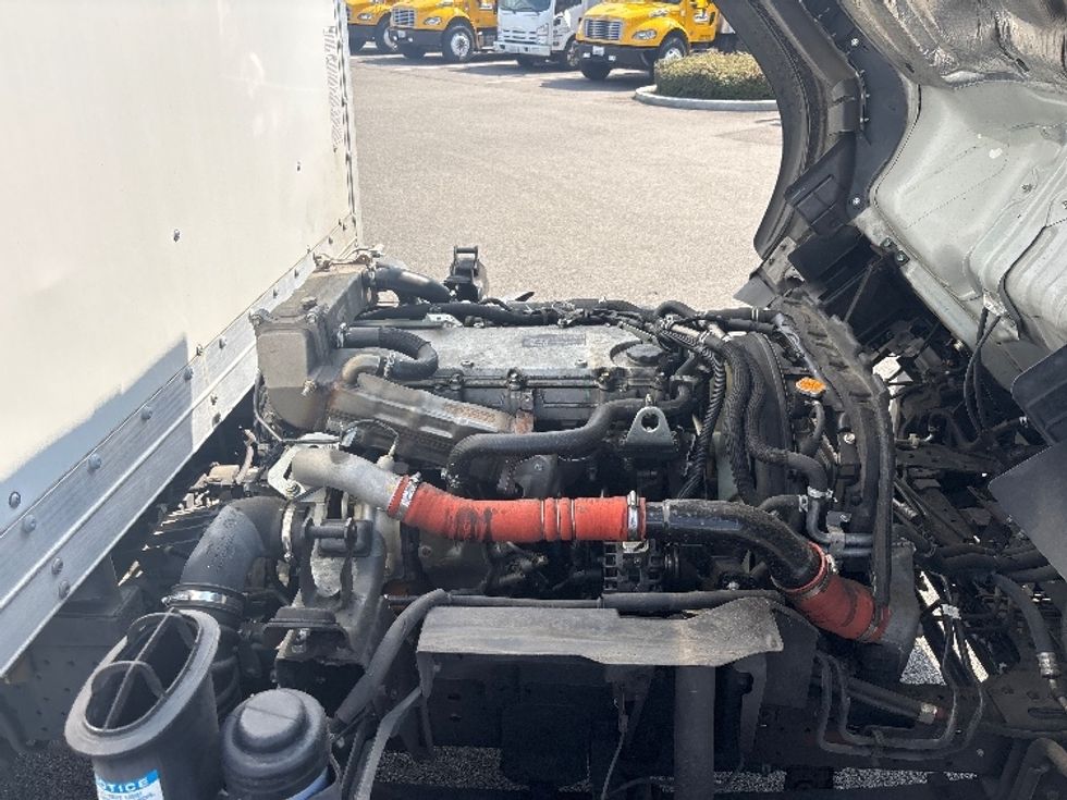 Light Duty Box Truck-Light and Medium Duty Trucks-Isuzu-2019-NPR-Everett-WA-46,703\n\t\tmiles-$ 47,750 - Image 24