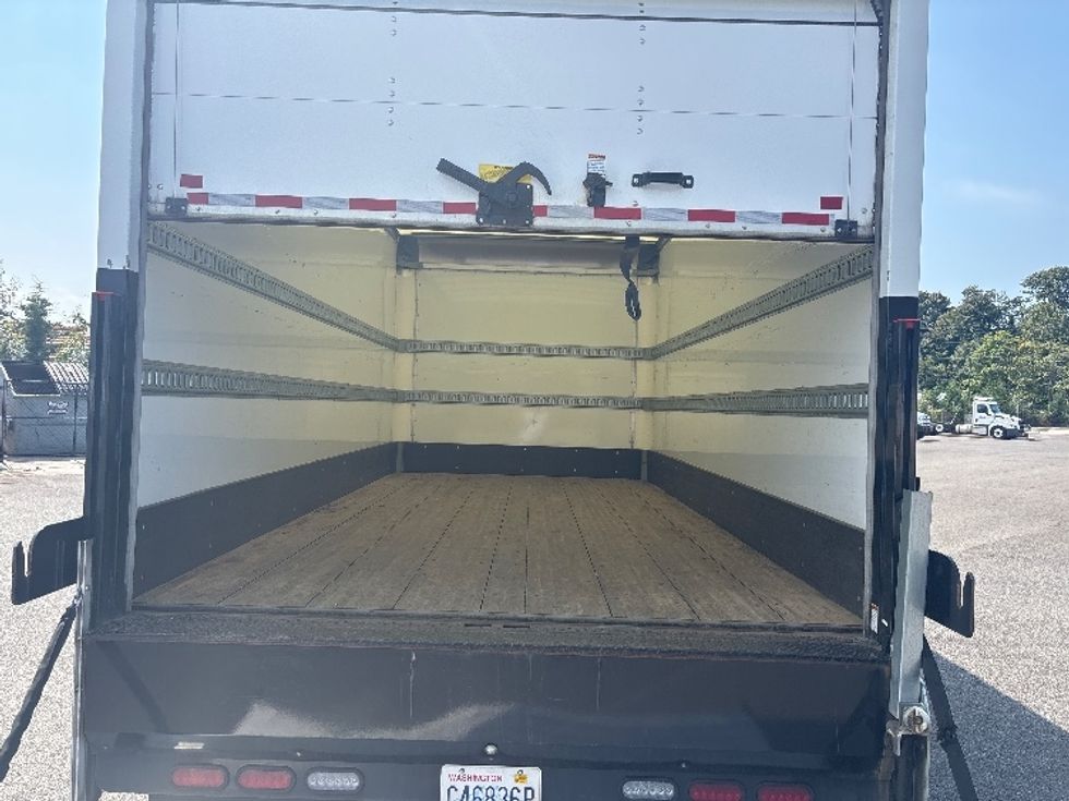 Light Duty Box Truck-Light and Medium Duty Trucks-Isuzu-2019-NPR-Everett-WA-46,703\n\t\tmiles-$ 47,750 - Image 8
