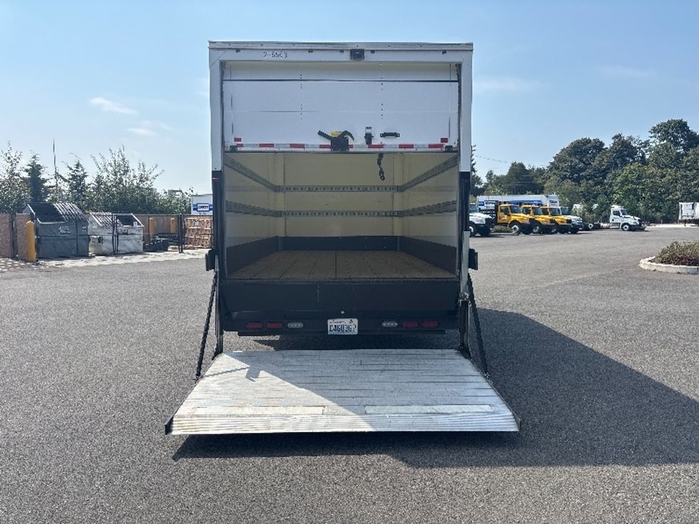 Light Duty Box Truck-Light and Medium Duty Trucks-Isuzu-2019-NPR-Everett-WA-46,703\n\t\tmiles-$ 47,750 - Image 9
