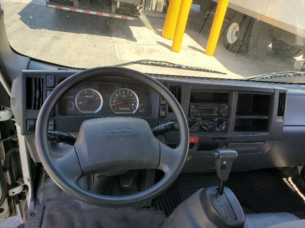 Light Duty Box Truck-Light and Medium Duty Trucks-Isuzu-2019-NPR-Fontana-CA-109,186\n\t\tmiles-$ 41,000 - Image 17