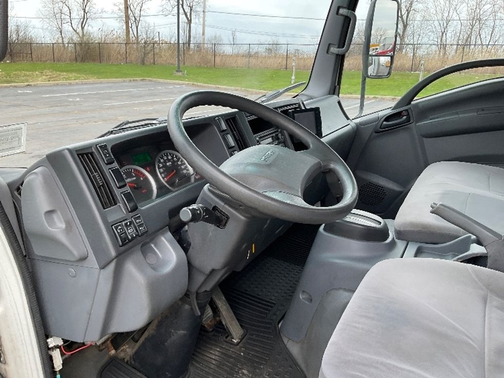 Light Duty Box Truck-Light and Medium Duty Trucks-Isuzu-2019-NPR-Fredonia-NY-132,502\n\t\tmiles-$ 34,500 - Image 15