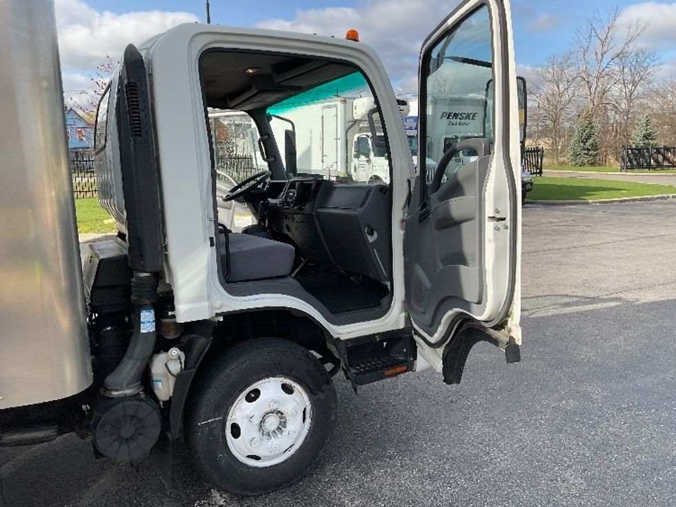 Light Duty Box Truck-Light and Medium Duty Trucks-Isuzu-2019-NPR-Fredonia-NY-132,502\n\t\tmiles-$ 34,500 - Image 18