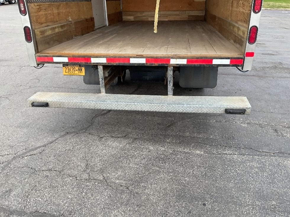 Light Duty Box Truck-Light and Medium Duty Trucks-Isuzu-2019-NPR-Fredonia-NY-132,502\n\t\tmiles-$ 34,500 - Image 8