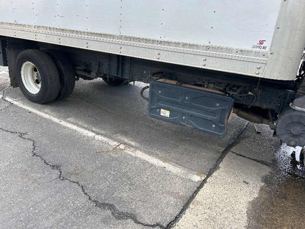 Light Duty Box Truck-Light and Medium Duty Trucks-Isuzu-2019-NPR-Fresno-CA-133,386\n\t\tmiles-$ 38,750 - Image 14