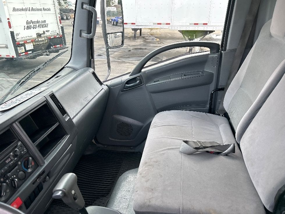 Light Duty Box Truck-Light and Medium Duty Trucks-Isuzu-2019-NPR-Fresno-CA-133,386\n\t\tmiles-$ 38,750 - Image 19