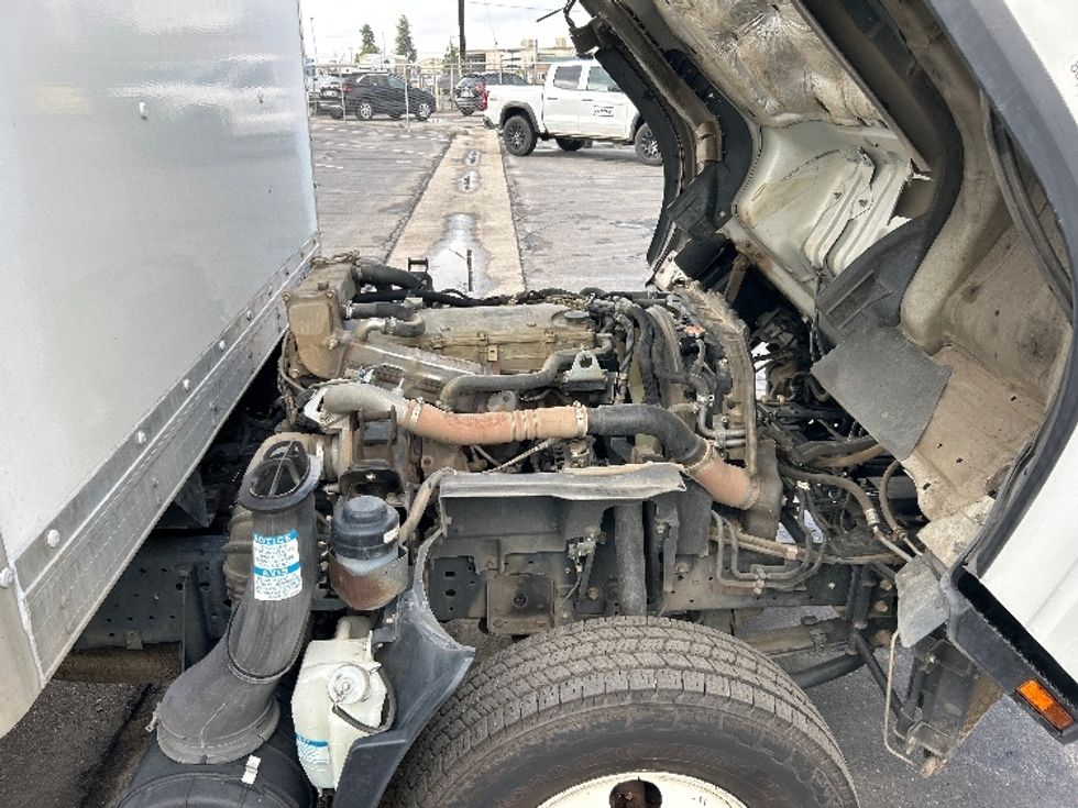 Light Duty Box Truck-Light and Medium Duty Trucks-Isuzu-2019-NPR-Fresno-CA-133,386\n\t\tmiles-$ 38,750 - Image 23