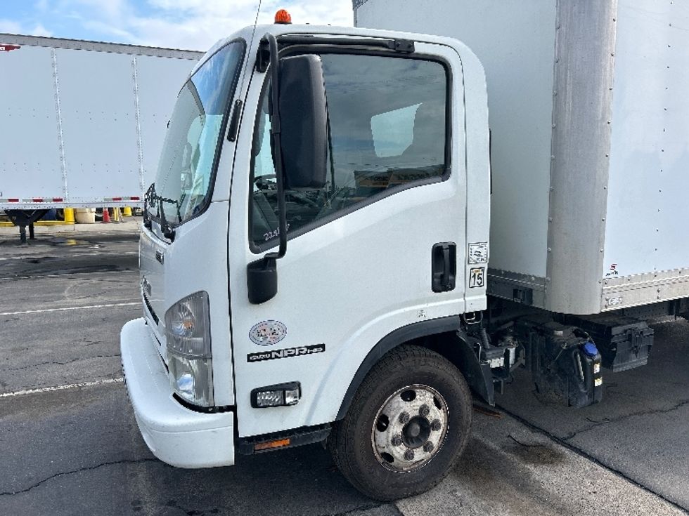 Light Duty Box Truck-Light and Medium Duty Trucks-Isuzu-2019-NPR-Fresno-CA-133,386\n\t\tmiles-$ 38,750 - Image 24