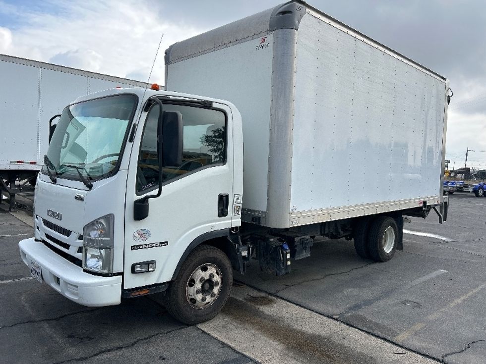 Light Duty Box Truck-Light and Medium Duty Trucks-Isuzu-2019-NPR-Fresno-CA-133,386\n\t\tmiles-$ 38,750 - Image 3