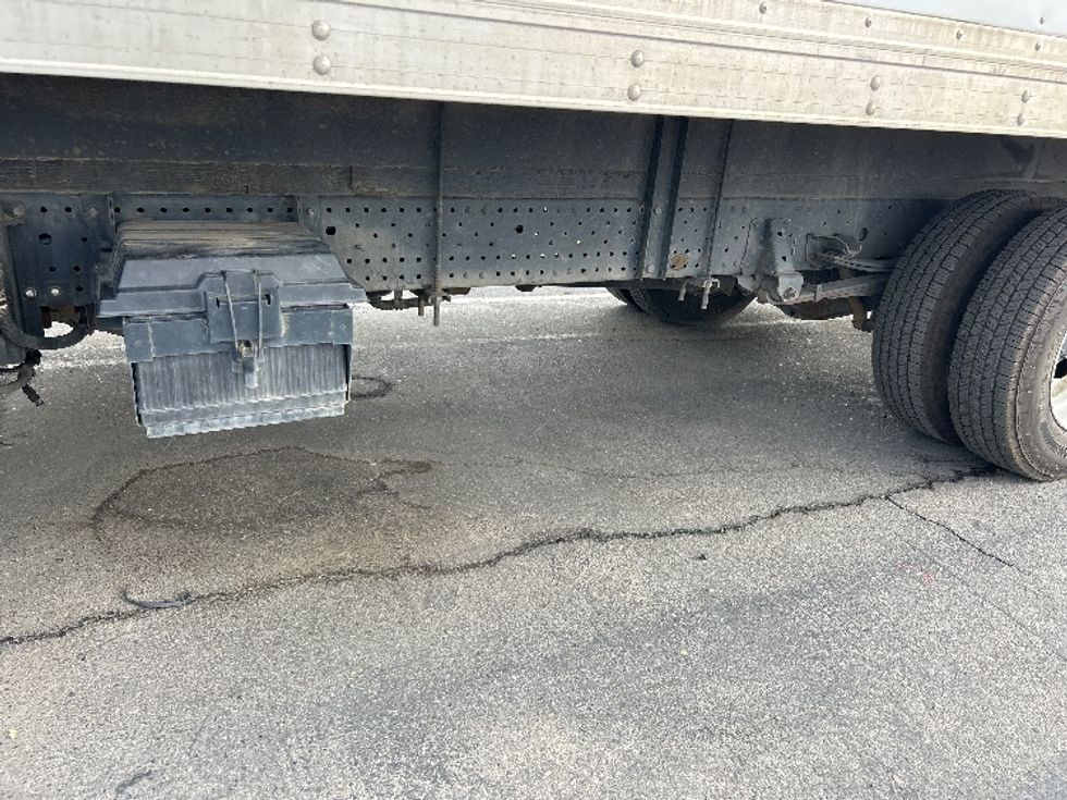 Light Duty Box Truck-Light and Medium Duty Trucks-Isuzu-2019-NPR-Fresno-CA-133,386\n\t\tmiles-$ 38,750 - Image 5